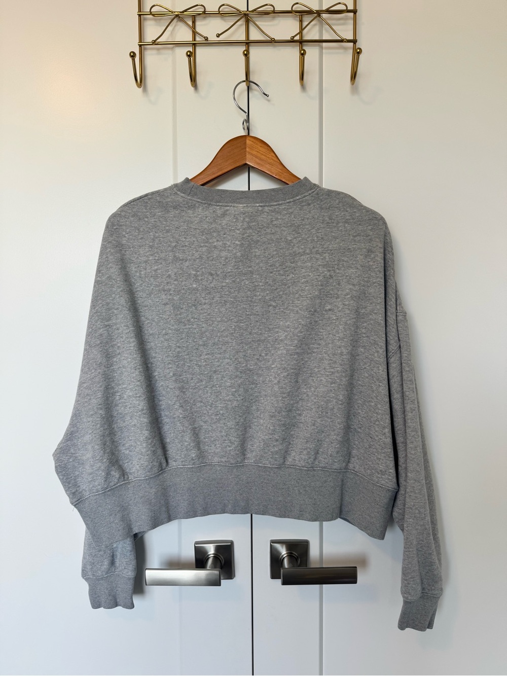 Nike Women's Gray Cropped Crew Sweatshirt with White Swoosh - Picture 3 of 7
